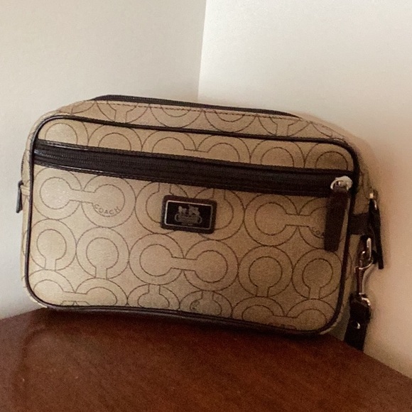 Coach Beige Signature toiletries bag - Picture 1 of 9